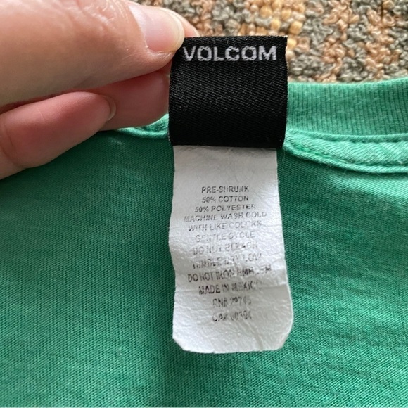 Volcom Stone “Embrace the Strange” Green Tee Shirt Men M Medium - Picture 5 of 6